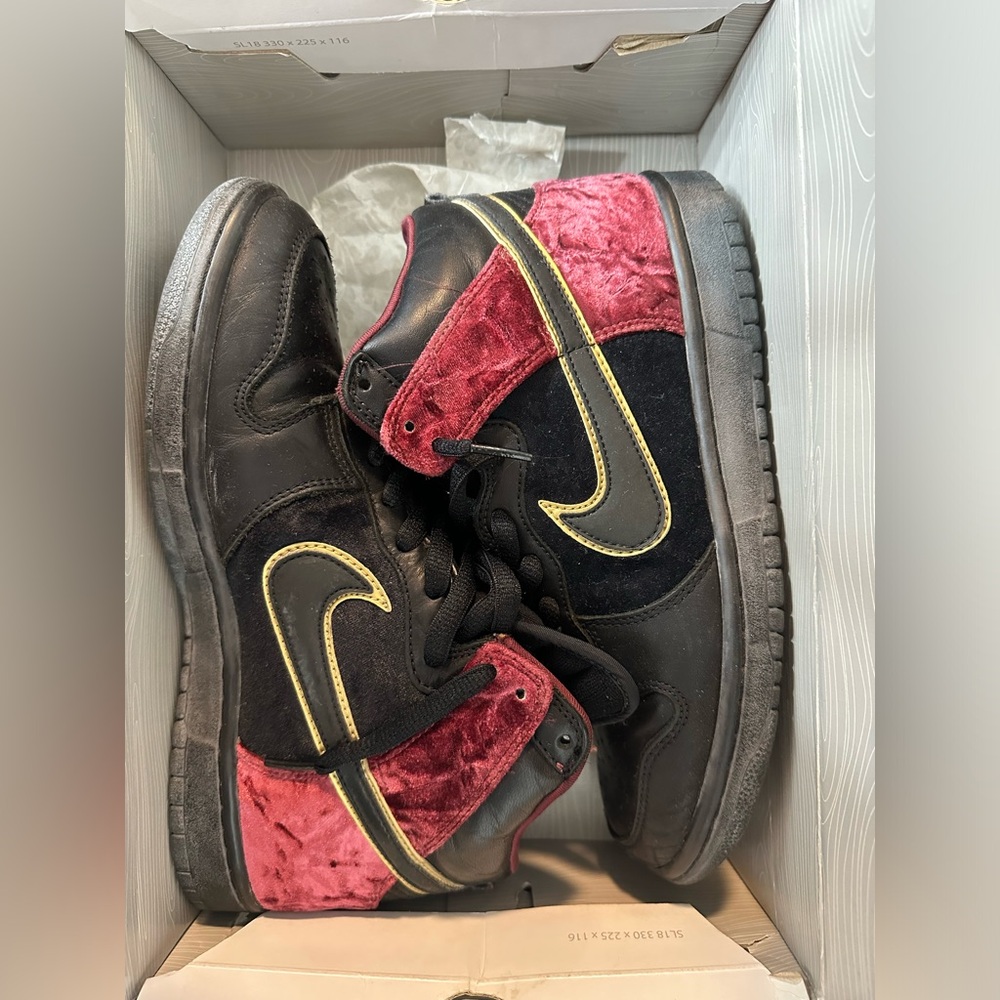 NIKE DUNK SB BLOODY SUNDAY MEN’S SIZE 8.5 313171 005